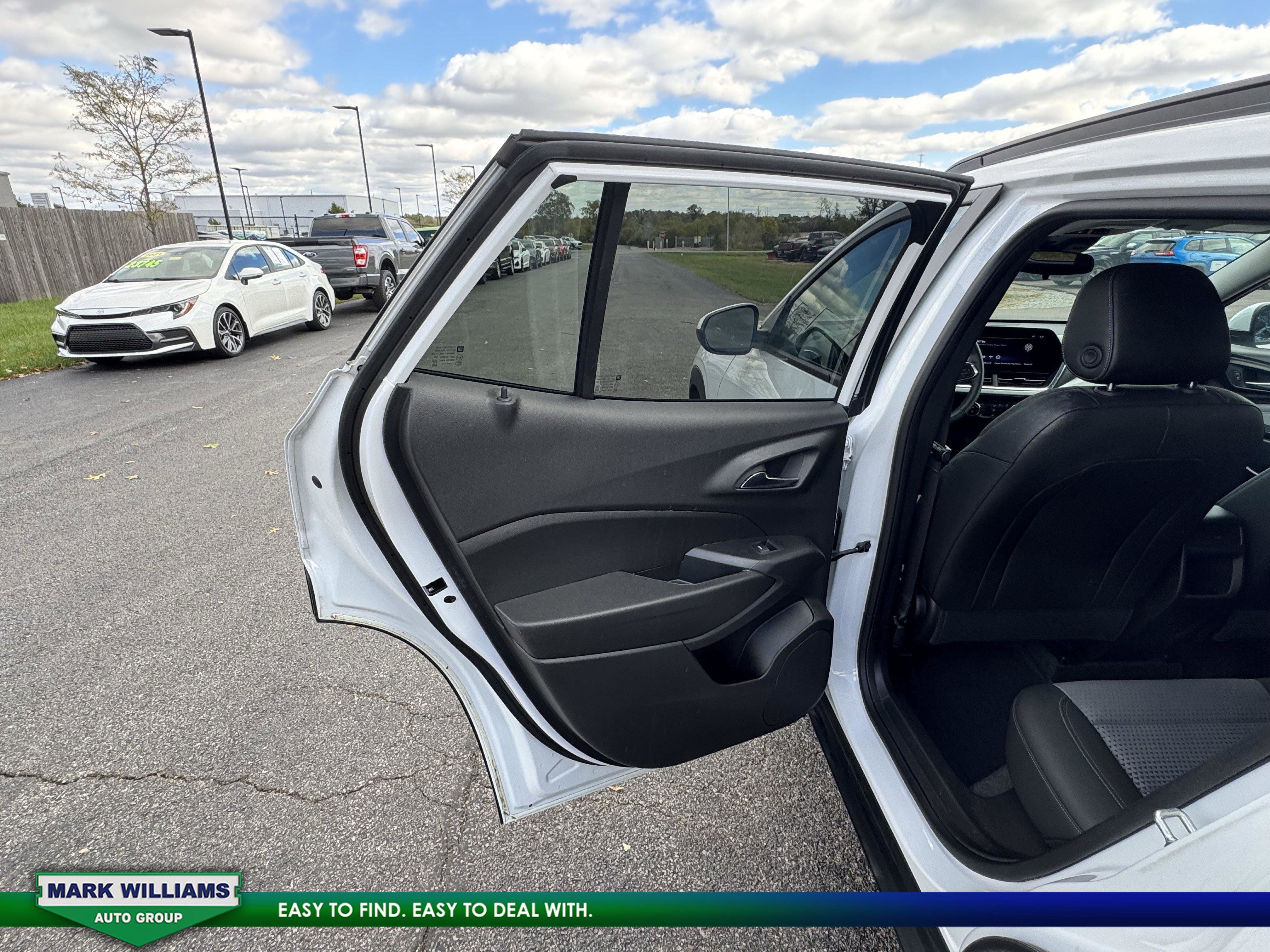 Used 2024 Chevrolet Trax LT w/ Driver Confidence Package image 20