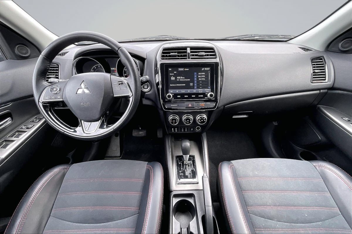 Used 2024 Mitsubishi Outlander Sport SE AWD/4WD image 16