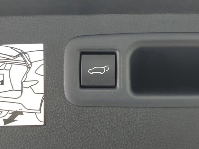 Used 2023 Toyota Highlander Platinum image 11