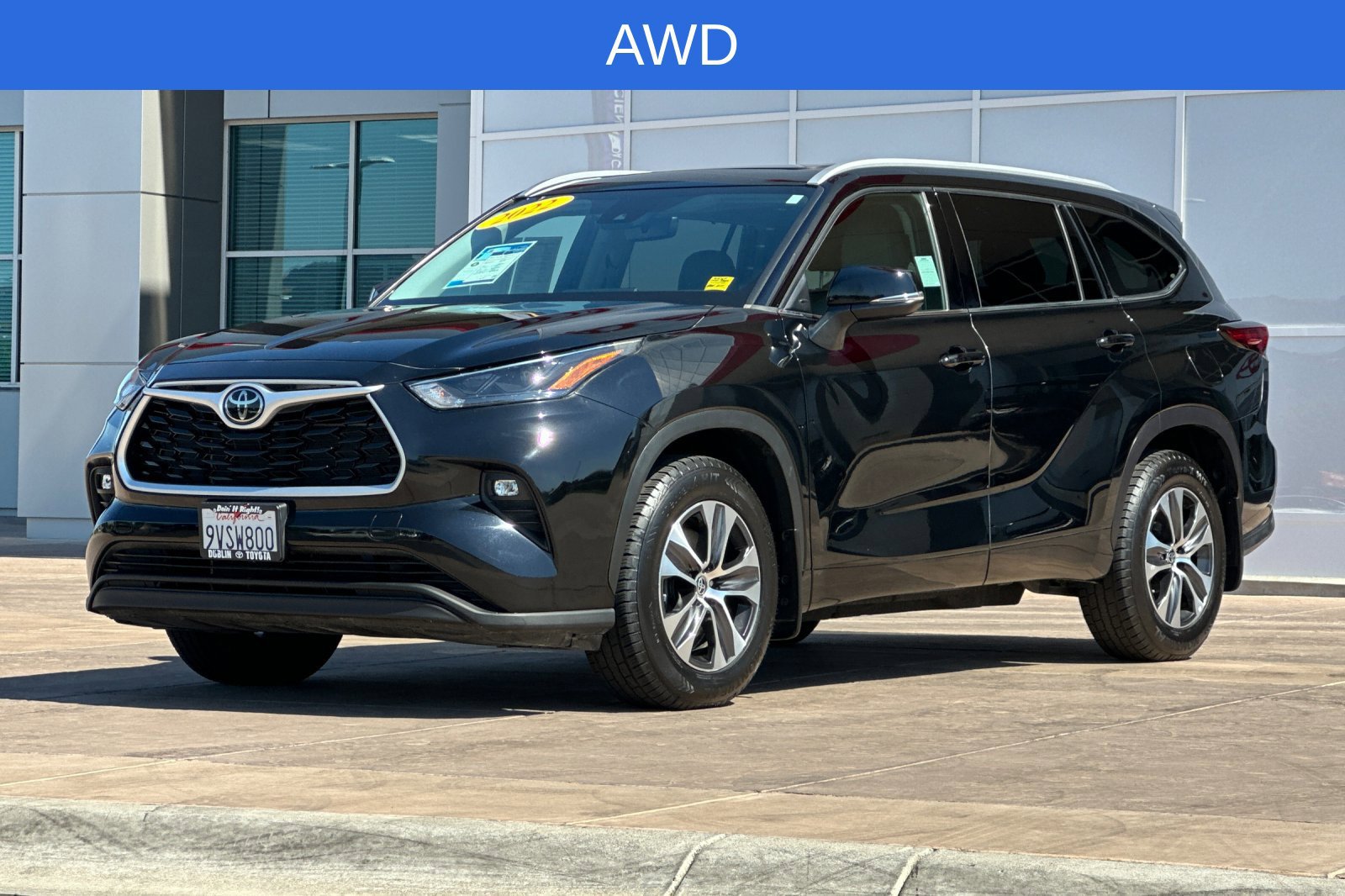 Used 2022 Toyota Highlander XLE AWD/4WD image 8