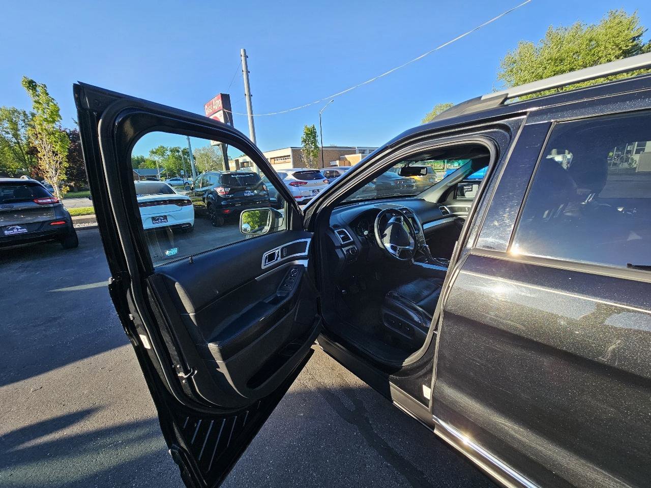 Used 2013 Ford Explorer XLT FWD image 18