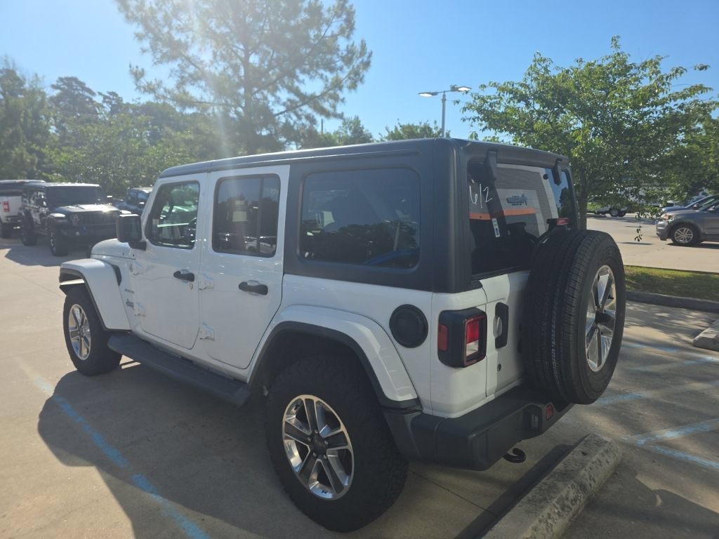 Used 2018 Jeep Wrangler Unlimited Sahara AWD/4WD image 6