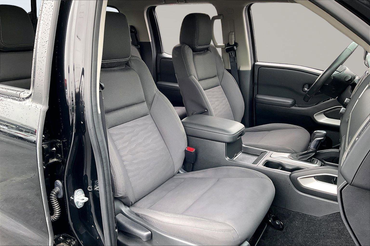 Used 2024 Nissan Frontier SV w/ SV Convenience Package image 8