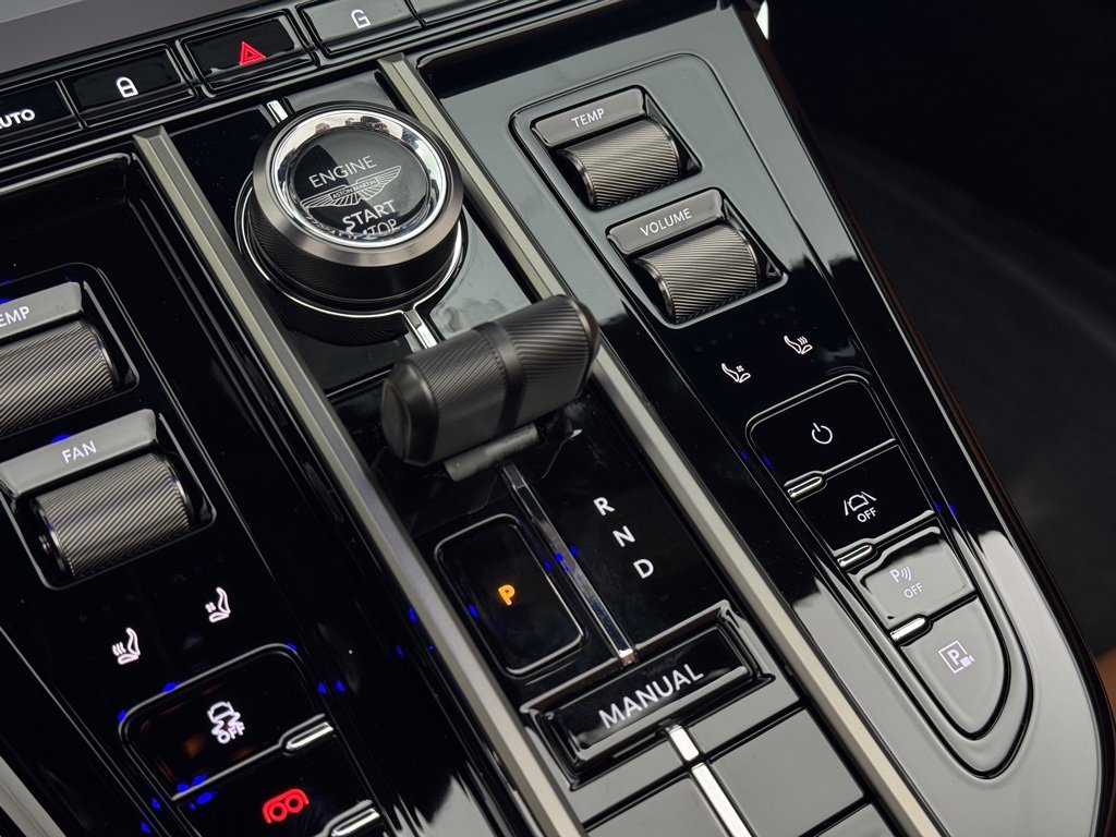 New 2026 Aston Martin V8 Vantage Roadster image 25