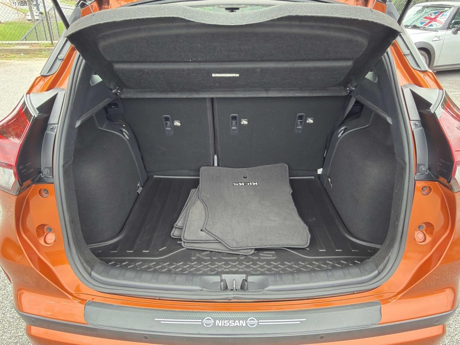 Used 2021 Nissan Kicks SR w/ SR Premium Package FWD image 18