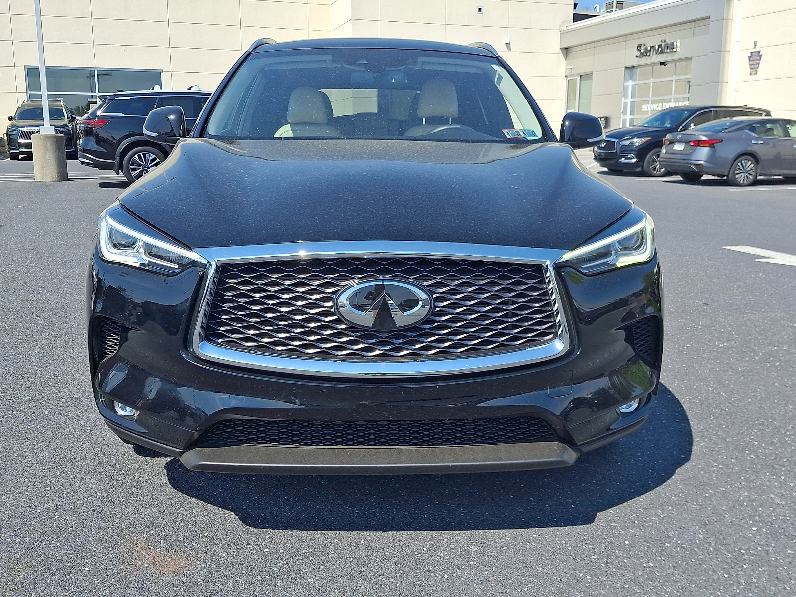 Used 2019 INFINITI QX50 Luxe w/ Navigation Package AWD/4WD image 2
