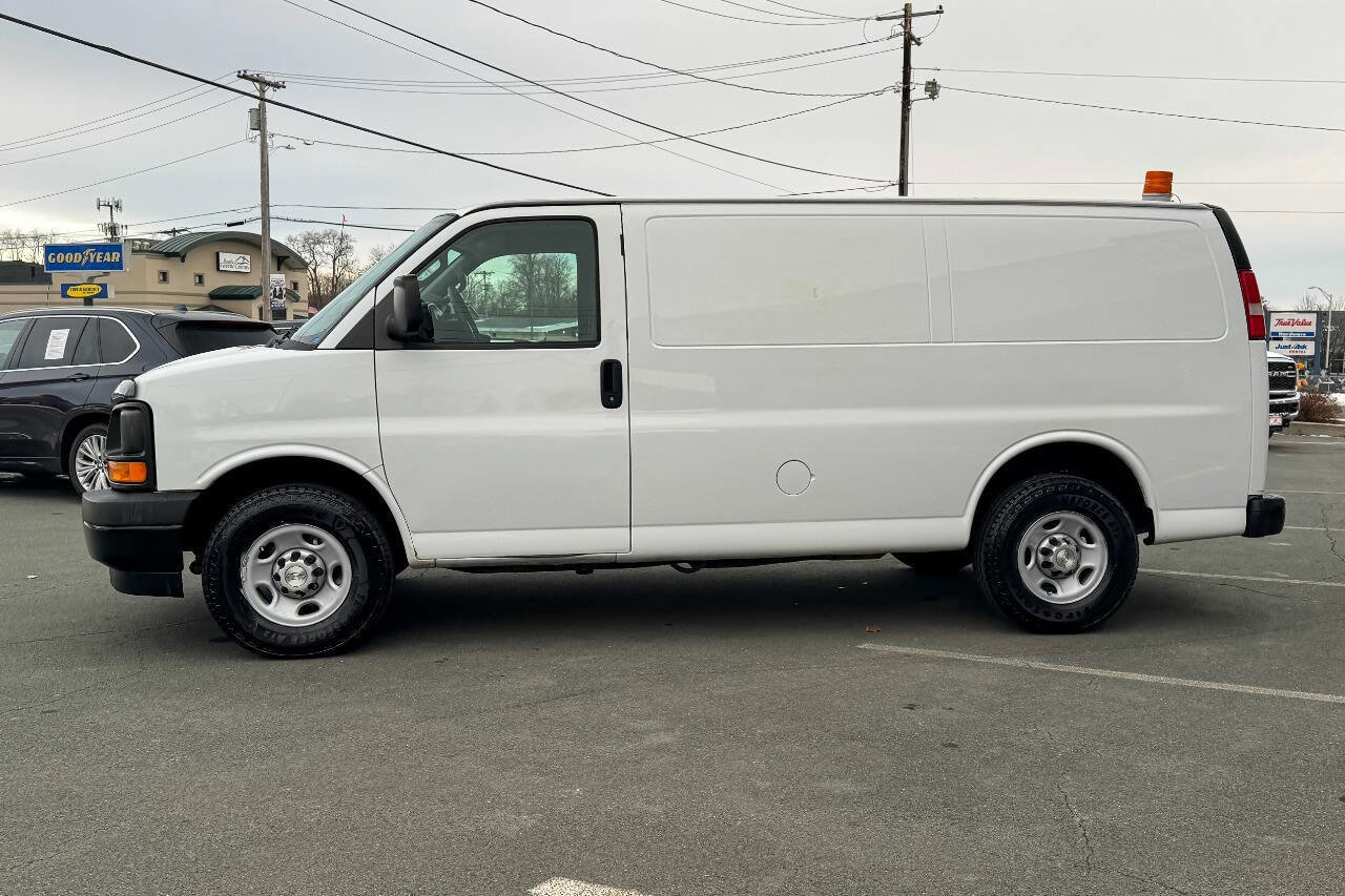 Used 2017 Chevrolet Express 2500 image 7