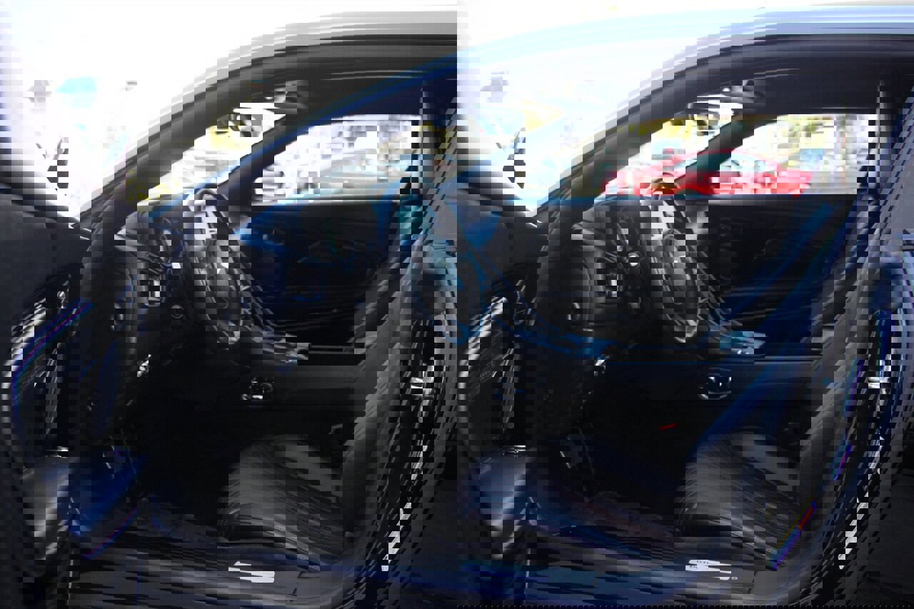 Used 2018 Aston Martin DB11 Coupe image 27