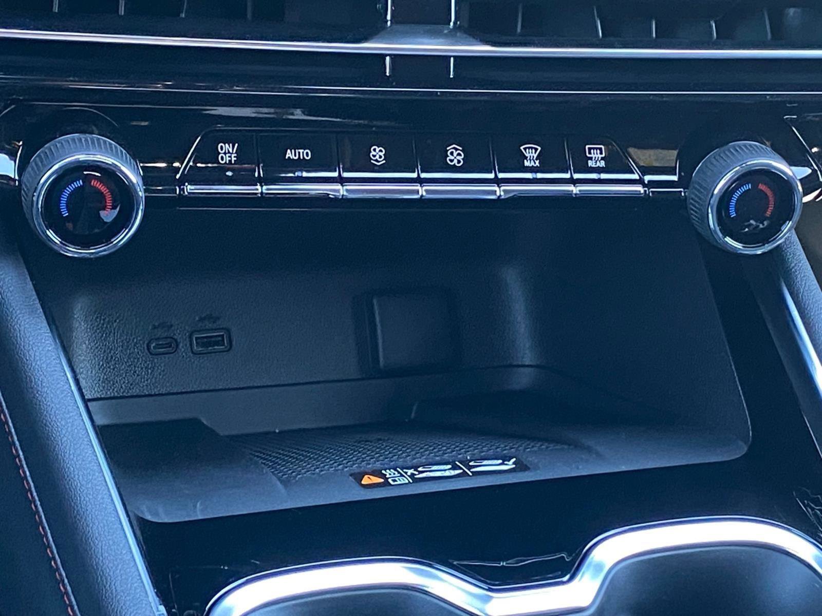 New 2026 Chevrolet Traverse Z71 w/ Driver Confidence Package AWD/4WD image 12