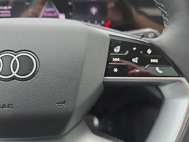 Used 2025 Audi Q5 Premium w/ Convenience Package AWD/4WD image 21