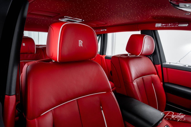 Used 2024 Rolls-Royce Phantom Sedan image 40