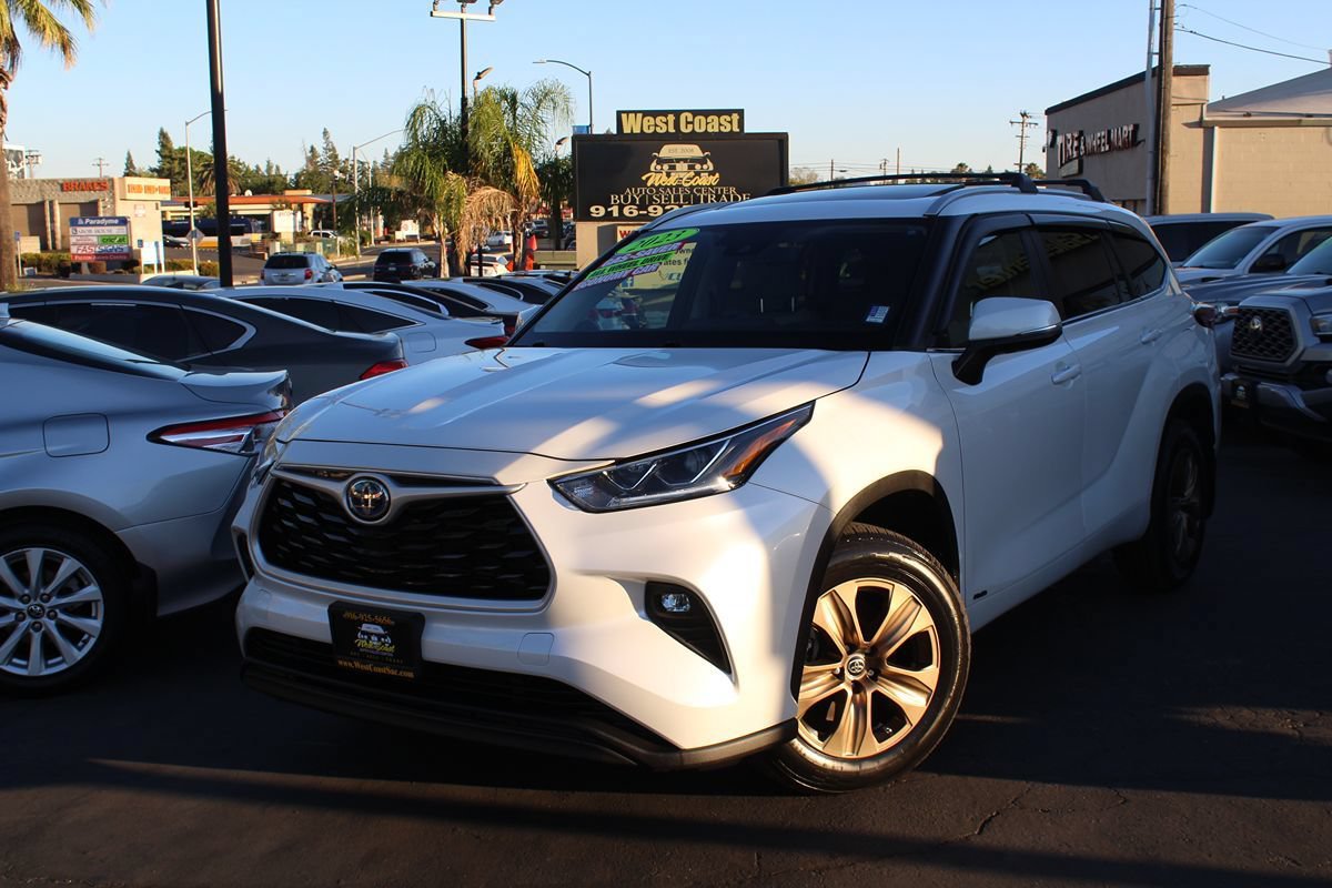 Used 2023 Toyota Highlander Bronze Edition AWD/4WD image 46