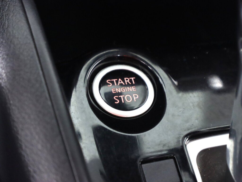 Used 2020 Nissan Versa SV FWD image 25