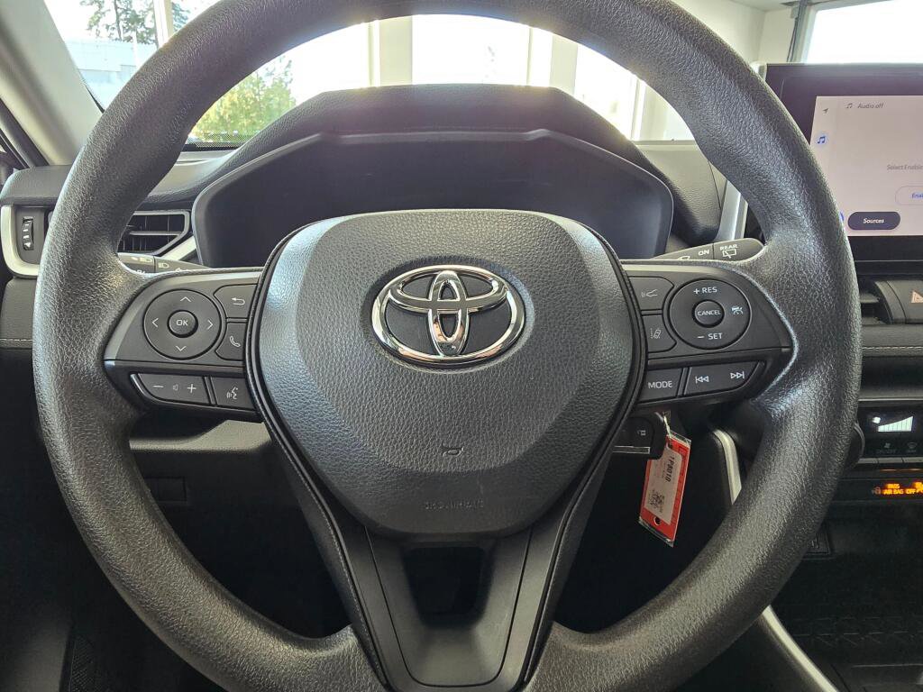 Used 2025 Toyota RAV4 LE image 27