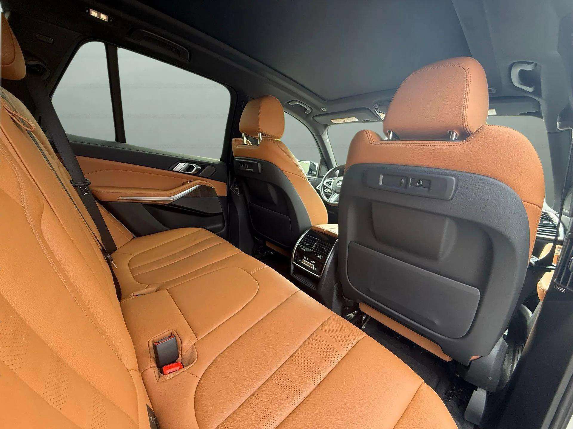 Used 2021 BMW X5 xDrive40i w/ M Sport Package image 29