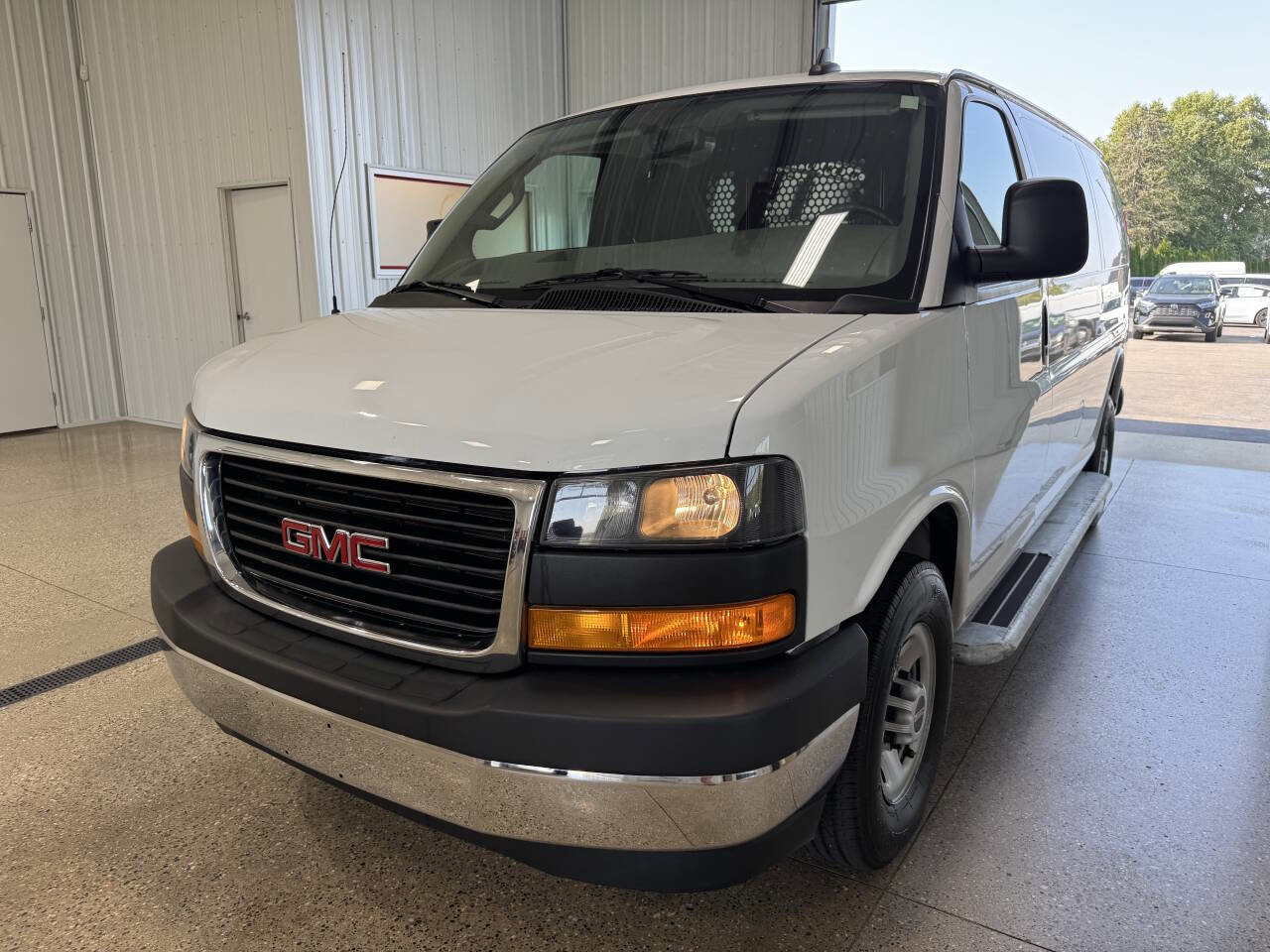 Used 2023 GMC Savana 2500 w/ Driver Convenience Package image 3