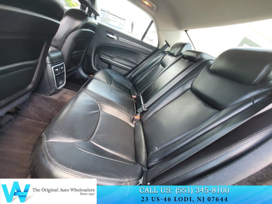 Used 2017 Chrysler 300 Limited RWD image 12
