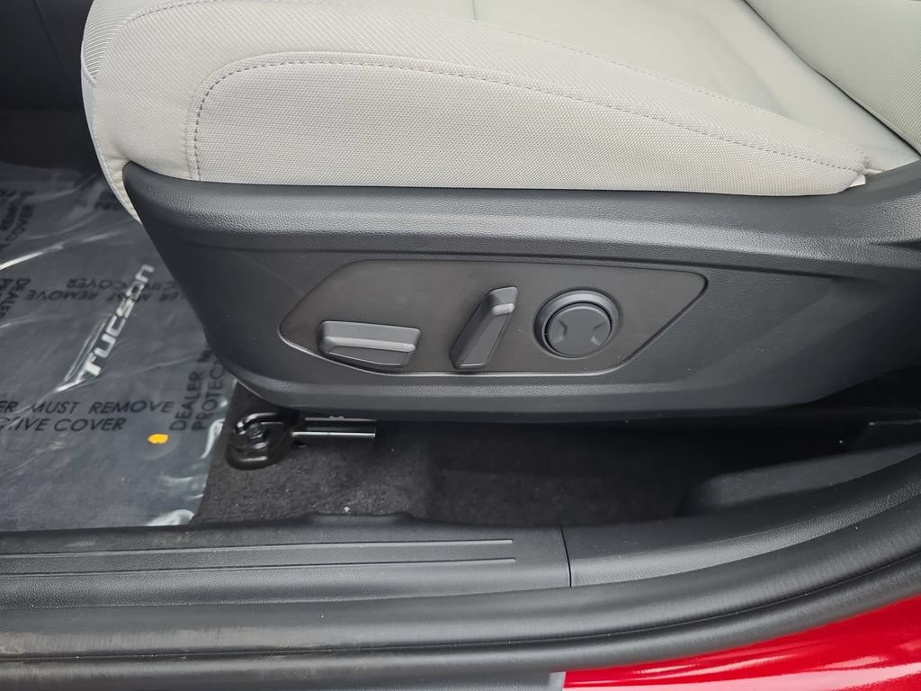 New 2026 Hyundai Tucson SEL FWD image 12