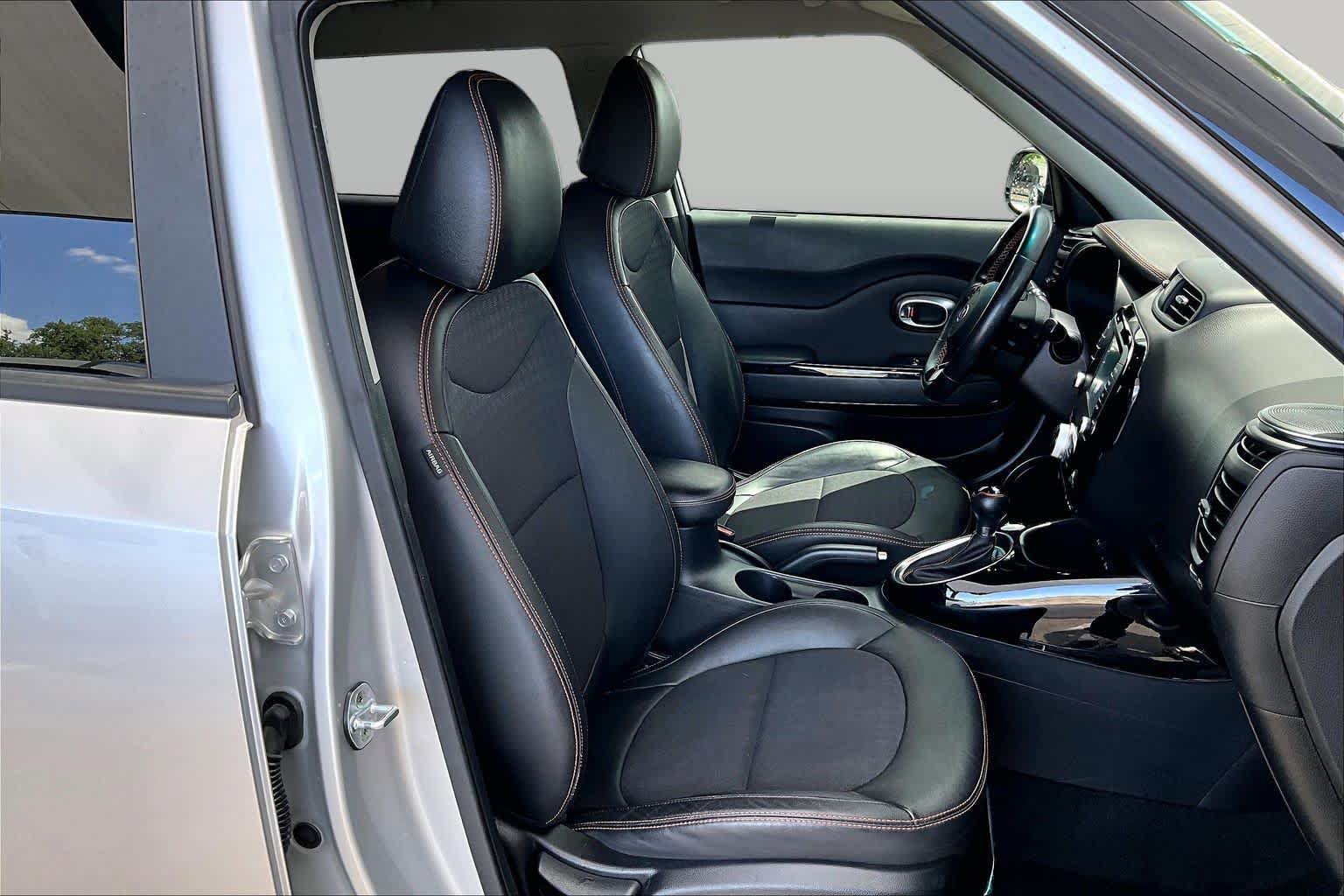 Used 2019 Kia Soul ! FWD image 9