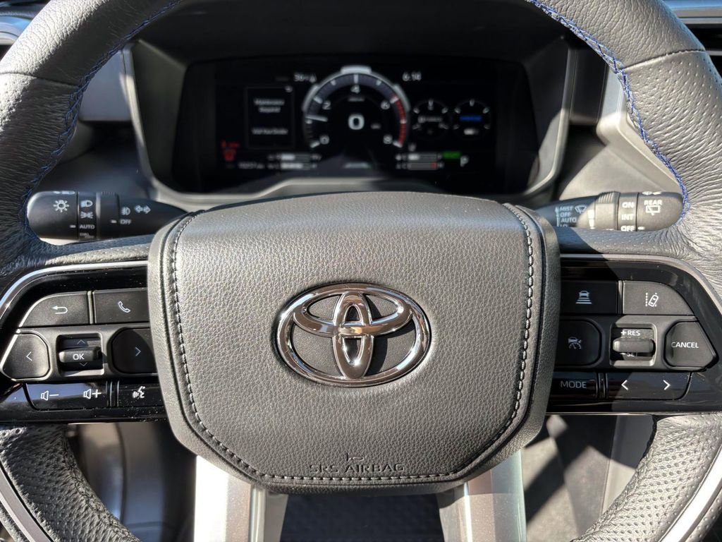 Used 2025 Toyota Sequoia Platinum image 16
