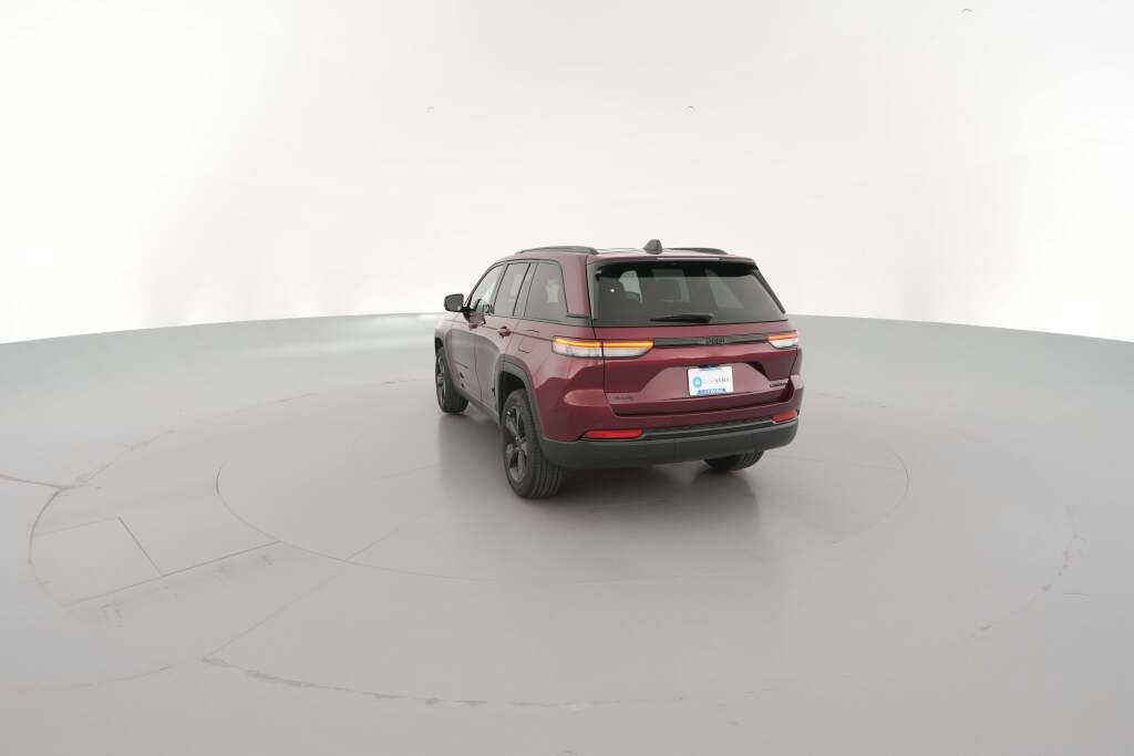 New 2025 Jeep Grand Cherokee Limited w/ Black Appearance Package image 9