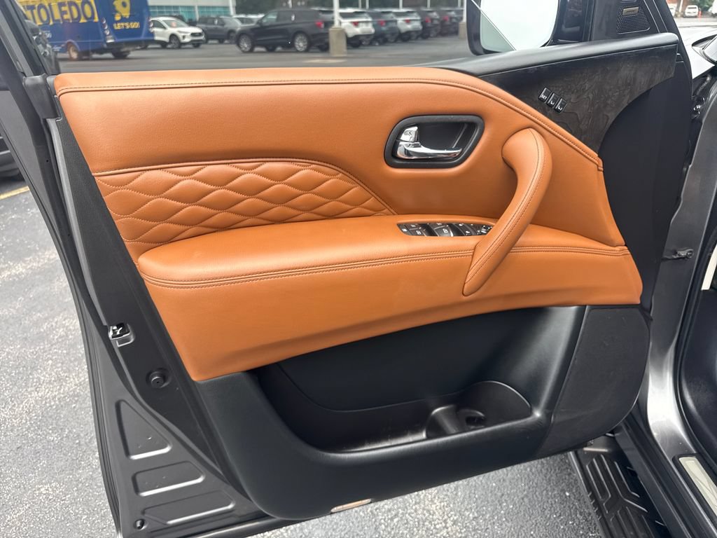 Used 2019 INFINITI QX80 Luxe AWD/4WD image 31