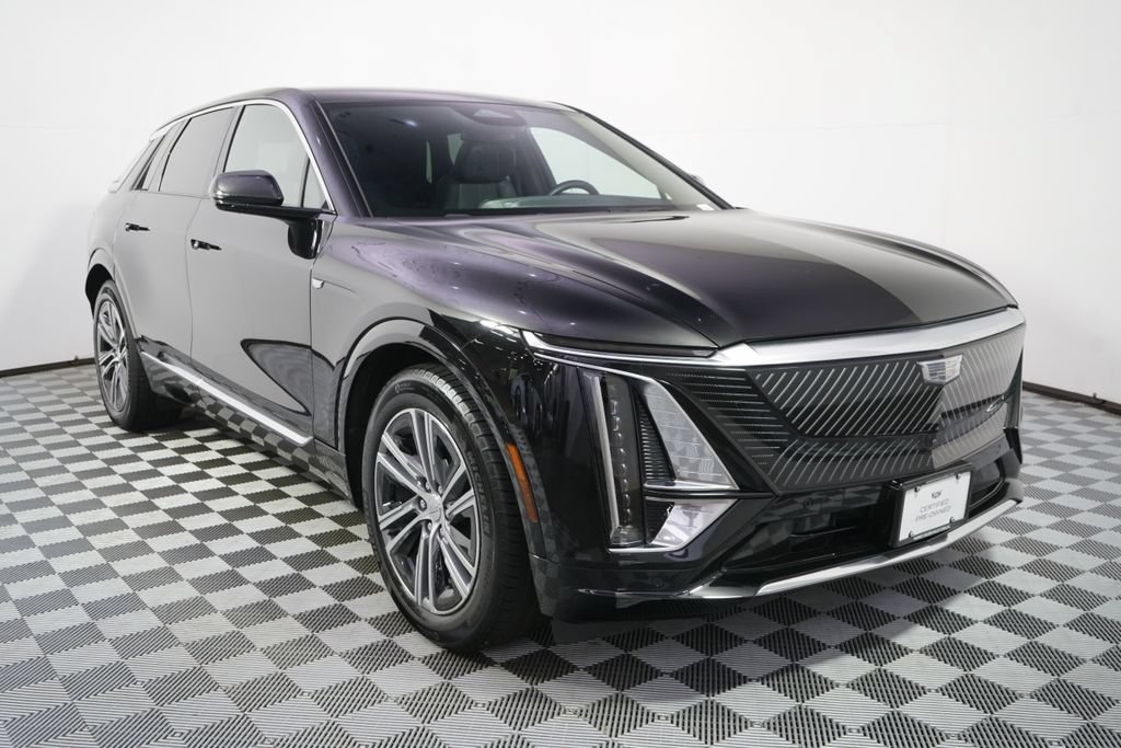 Certified 2024 Cadillac Lyriq Luxury w/ LPO, Floor Liner Package AWD/4WD image 9