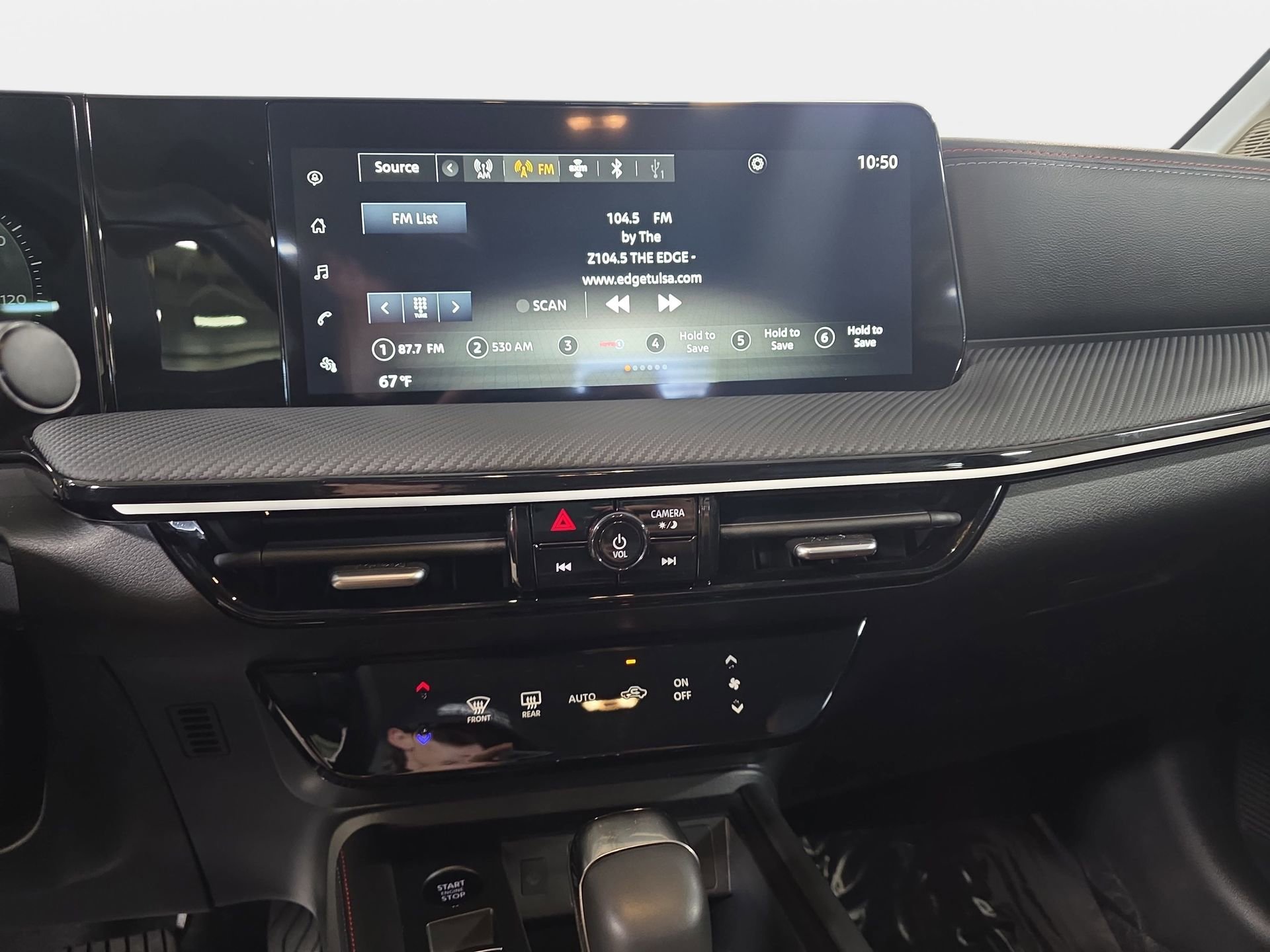 Certified 2025 Nissan Kicks SR image 19