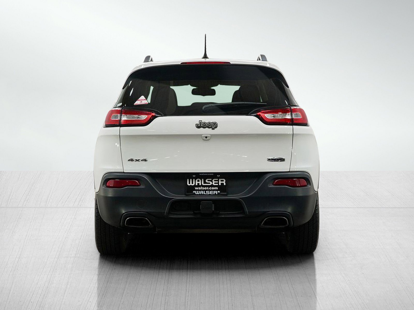 Used 2015 Jeep Cherokee Latitude AWD/4WD image 4
