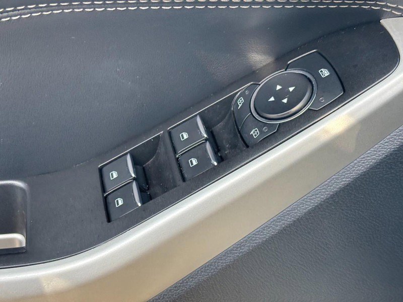 Used 2022 Ford Explorer XLT w/ Equipment Group 202A image 19