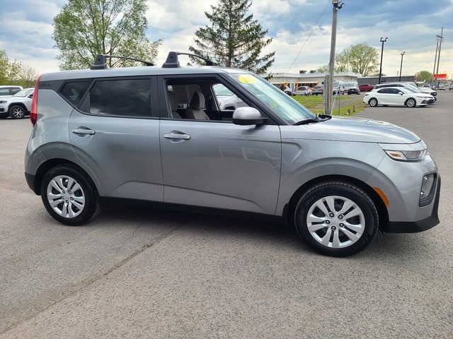 Used 2022 Kia Soul LX FWD image 5