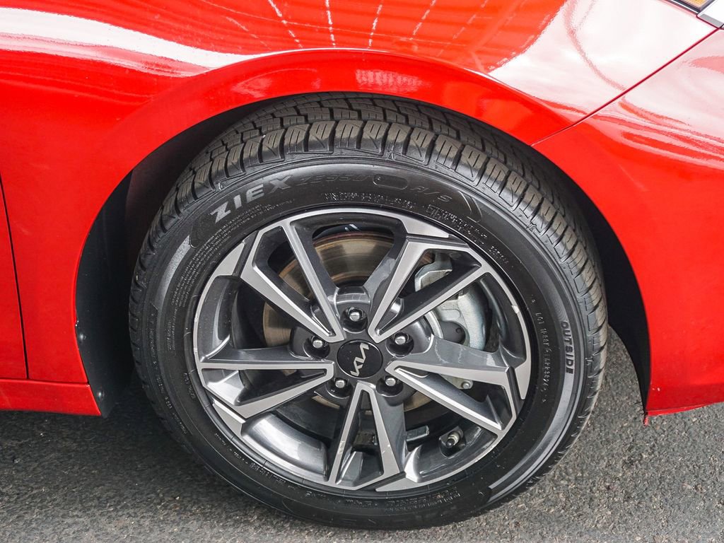 Certified 2022 Kia Forte LXS w/ LXS Technology Package FWD image 10