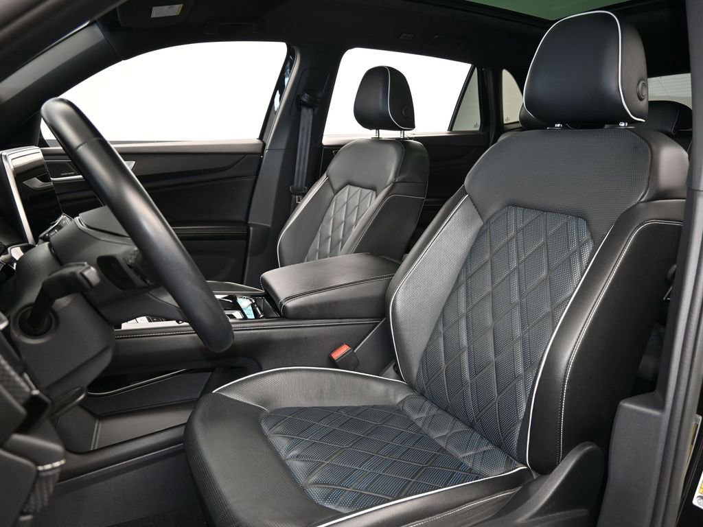 Used 2024 Volkswagen Atlas Cross Sport SEL Premium R-Line image 10