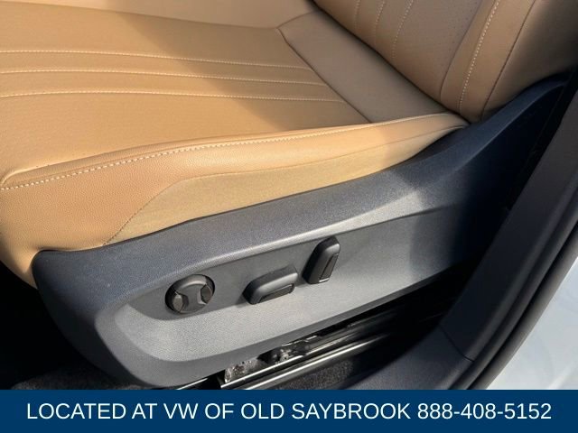 Used 2023 Volkswagen Tiguan SE w/ Panoramic Sunroof Package image 30
