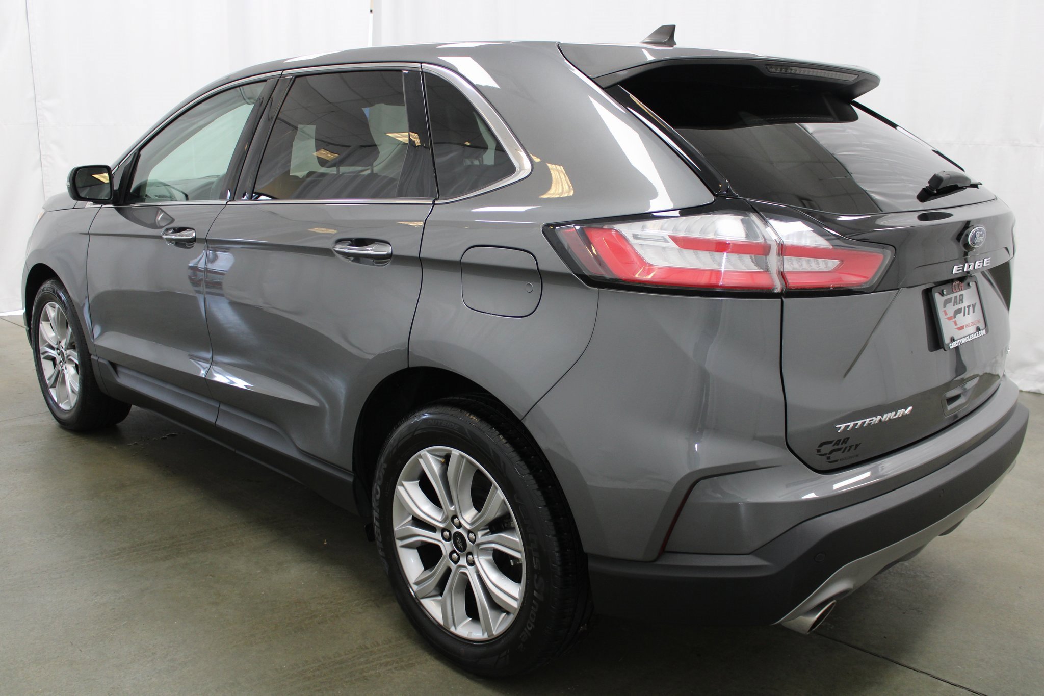 Used 2024 Ford Edge Titanium image 7