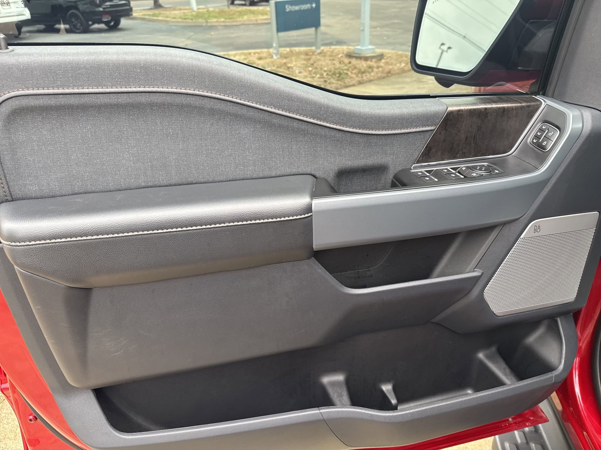 Used 2023 Ford F150 Lightning Lariat image 42