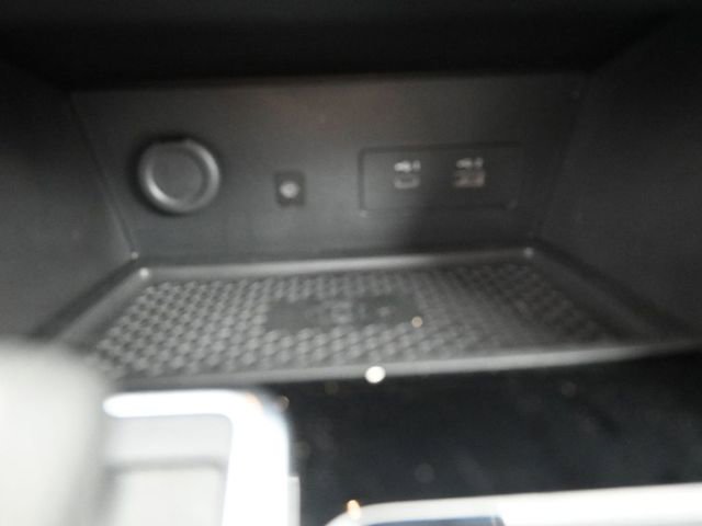 Used 2025 Nissan Pathfinder SL image 4