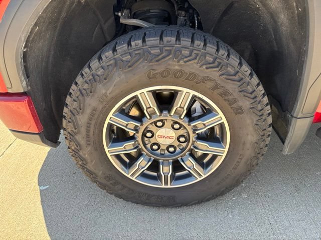 Used 2025 GMC Sierra 1500 AT4 w/ AT4 Premium Package AWD/4WD image 34