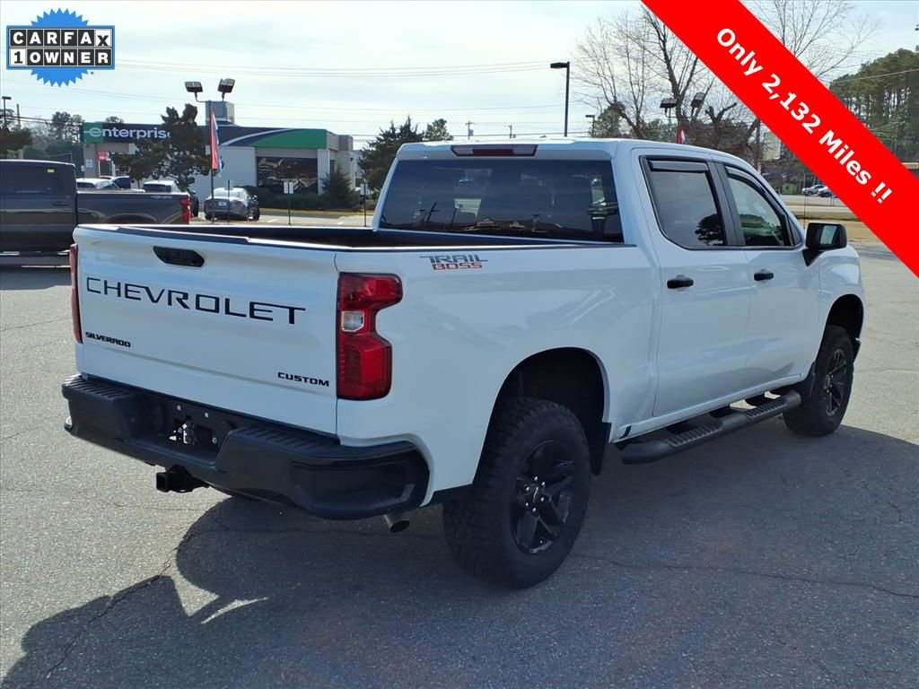 Used 2025 Chevrolet Silverado 1500 Custom Trail Boss w/ LPO, Dark Essentials Package image 5