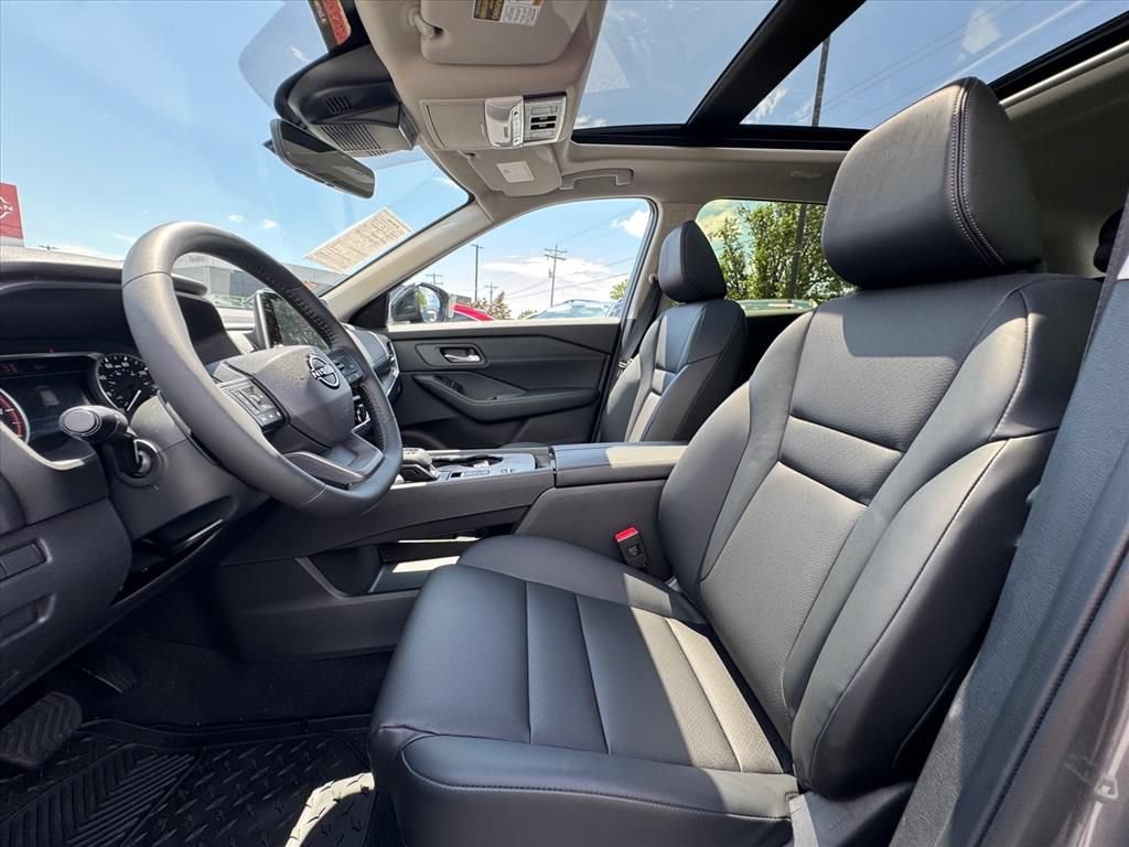 Certified 2026 Nissan Rogue Dark Armor FWD image 16