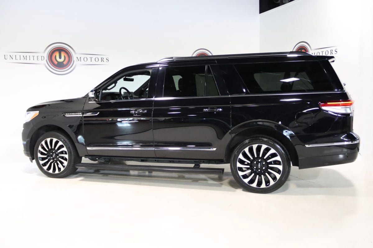 Used 2024 Lincoln Navigator L Black Label AWD/4WD image 30