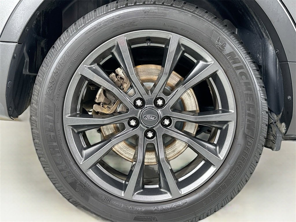 Used 2017 Ford Explorer XLT w/ Equipment Group 202A image 12