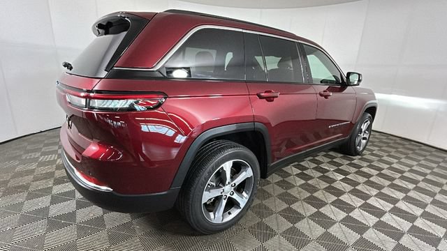 Used 2024 Jeep Grand Cherokee Limited 4xe w/ Luxury Tech Group II AWD/4WD image 3