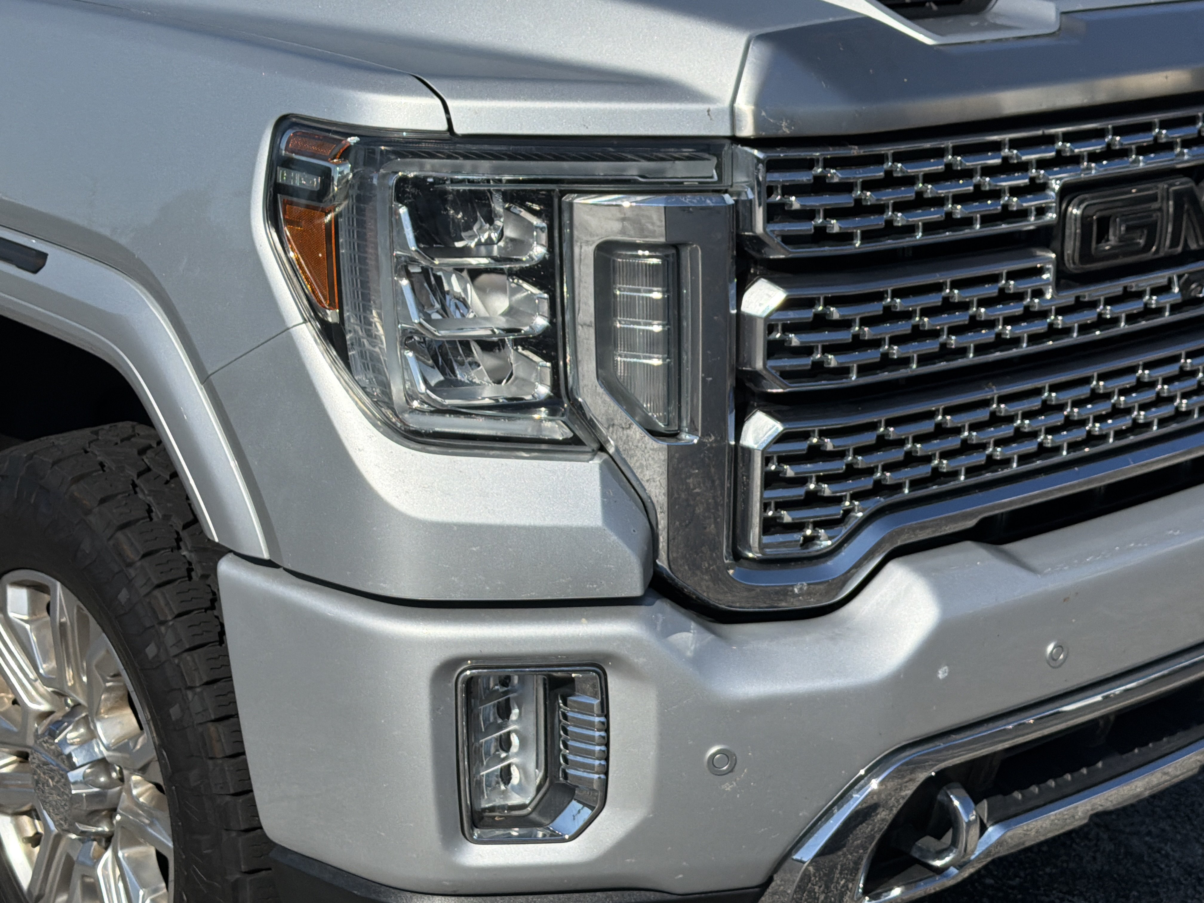 Used 2020 GMC Sierra 2500 Denali w/ Denali Ultimate Package AWD/4WD image 11