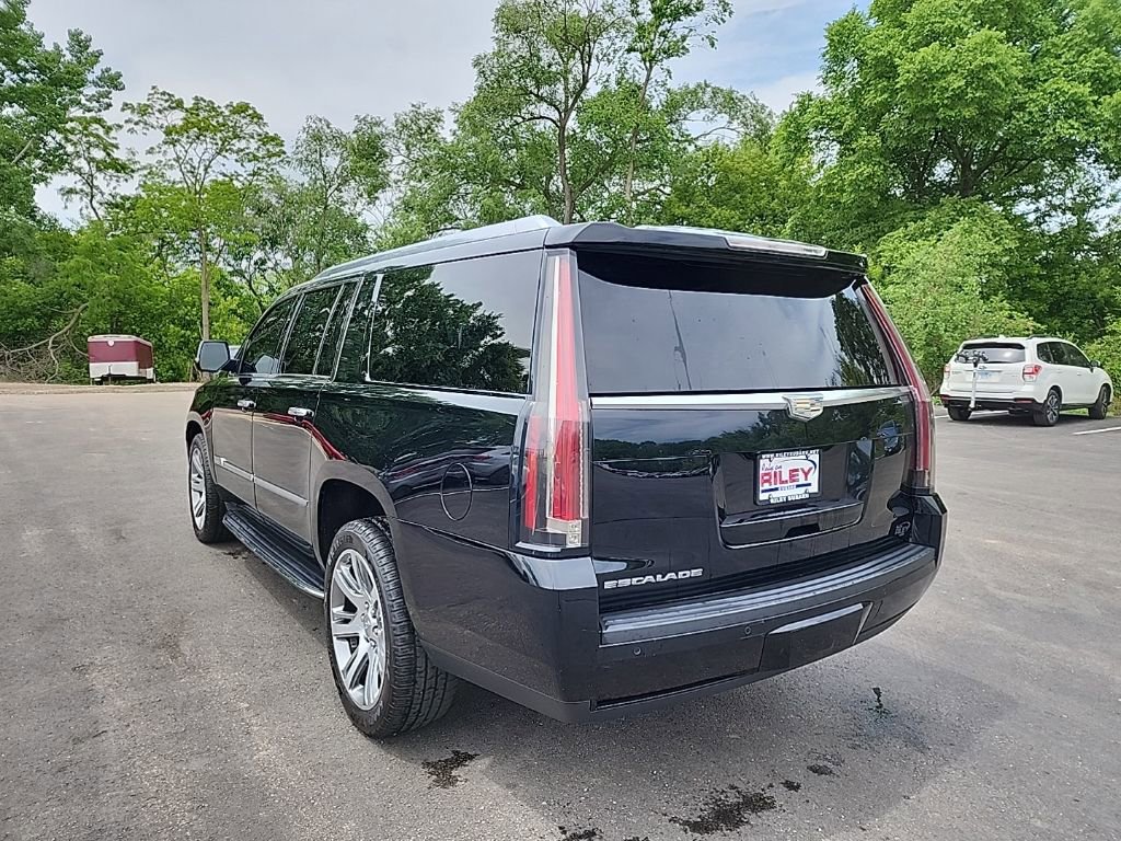 Used 2016 Cadillac Escalade ESV Luxury AWD/4WD image 5
