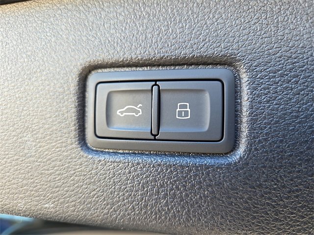 Certified 2025 Audi Q7 2.0T Premium w/ Convenience Plus Package image 28