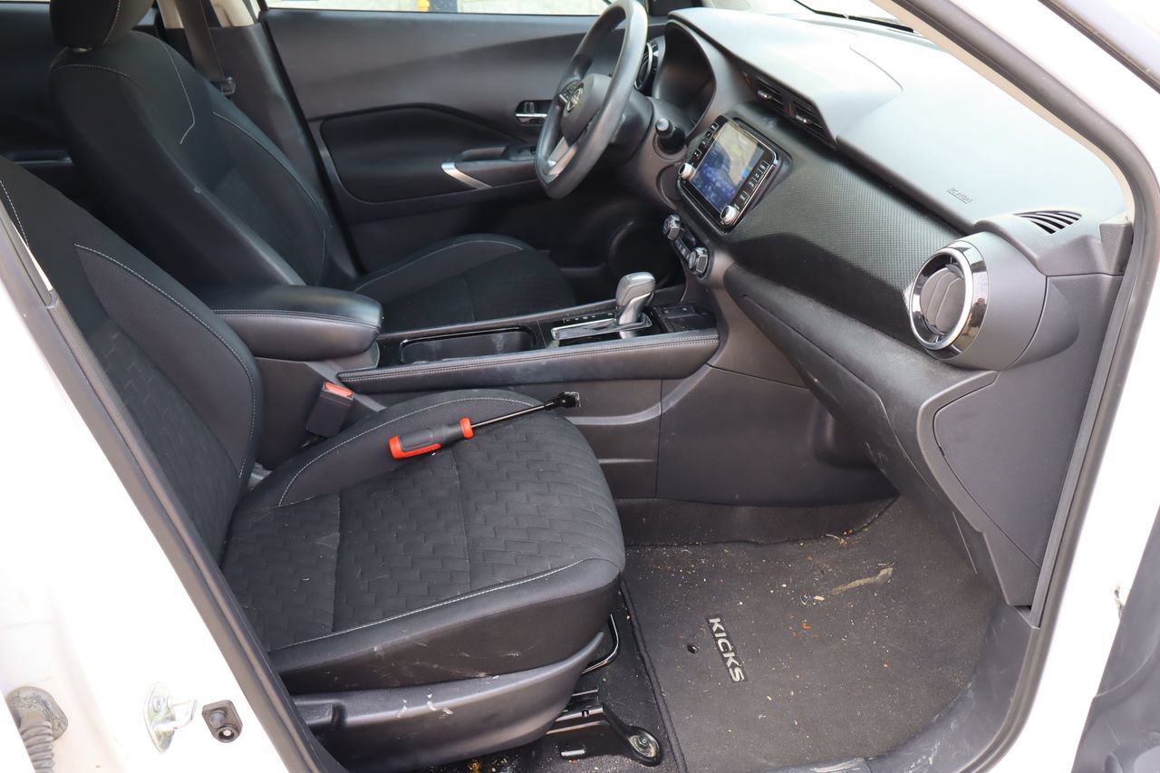 Used 2022 Nissan Kicks SV FWD image 16