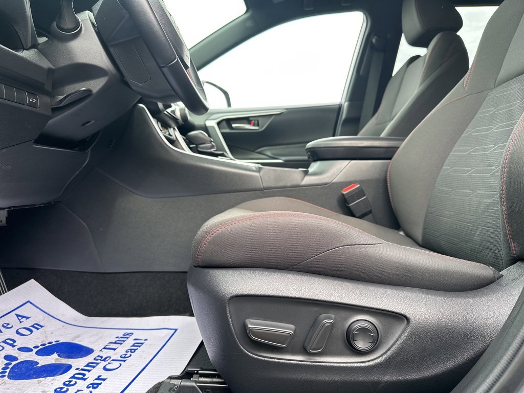 Certified 2025 Toyota RAV4 SE image 25