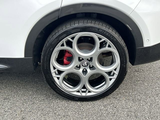 Used 2024 Alfa Romeo Tonale Veloce image 11