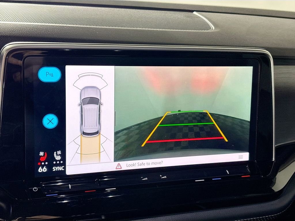 Certified 2025 Volkswagen Atlas Cross Sport SE image 16